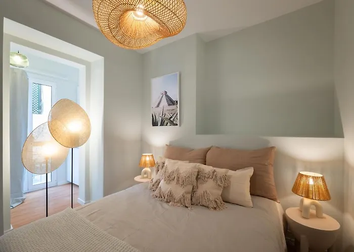 Апартаменты Brand New Stylish Principe Real With Patio