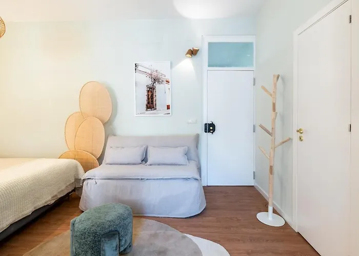 Апартаменты Brand New Stylish Principe Real With Patio