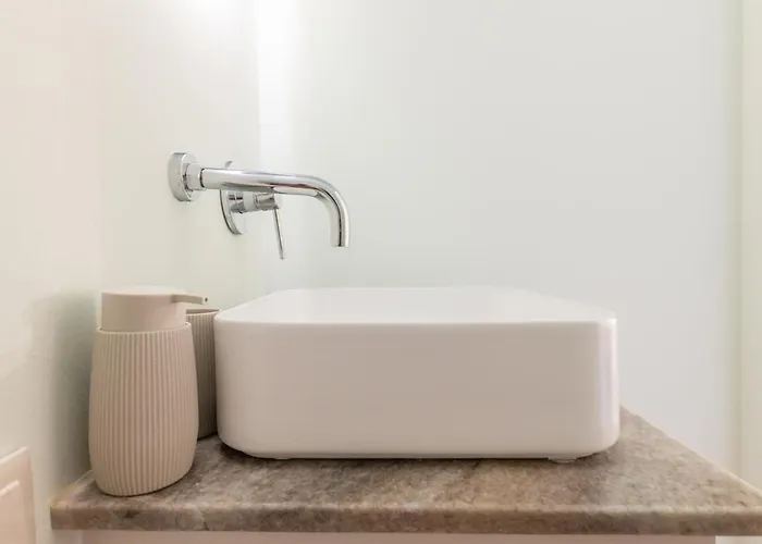 Brand New Stylish Principe Real With Patio *